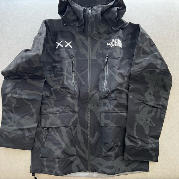THE NORTH FACE x KAWS Freeride Jacket - Picture 8 of 16